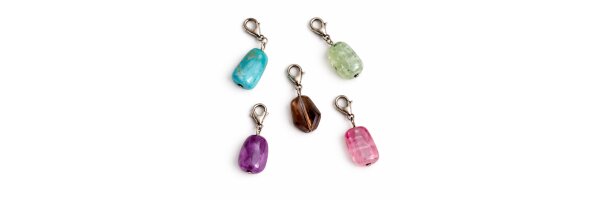 Charms aus Natursteinen