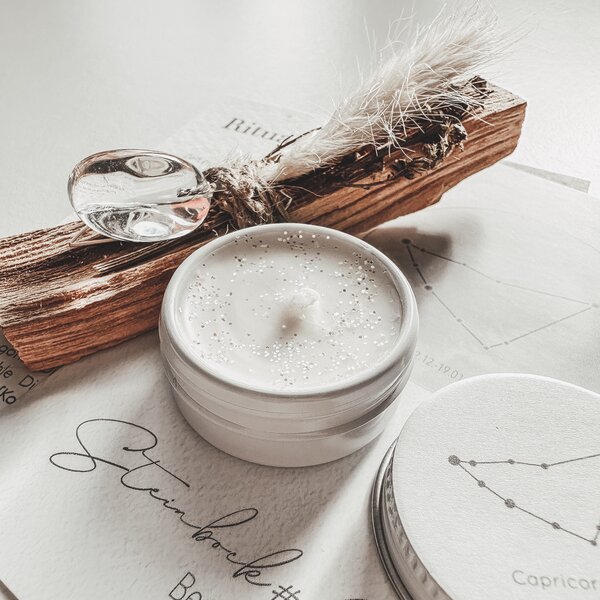 Ritual-Set Steinbock: Bergkristall, Palo Santo, Cosmos Card, Kerze und Ritualk�rtchen