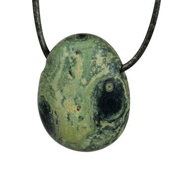 Kabamba-Jaspis Lochstein Tropfen